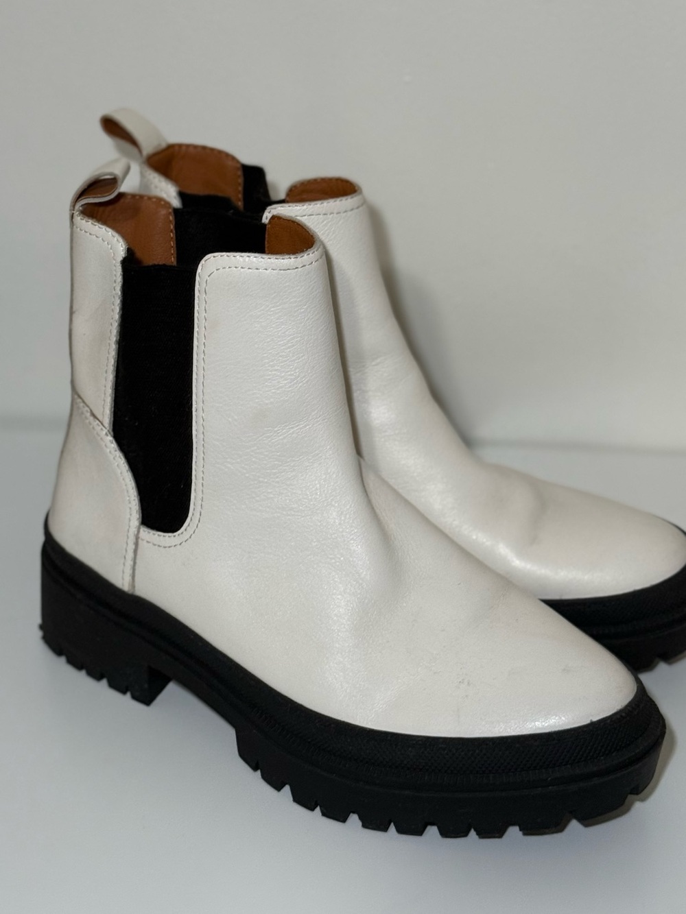 Lucky Brand White Waterproof Ankle Boots Size 10 Woman